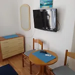 Laura Mljet * Sobra