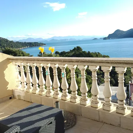Laura Mljet * Sobra